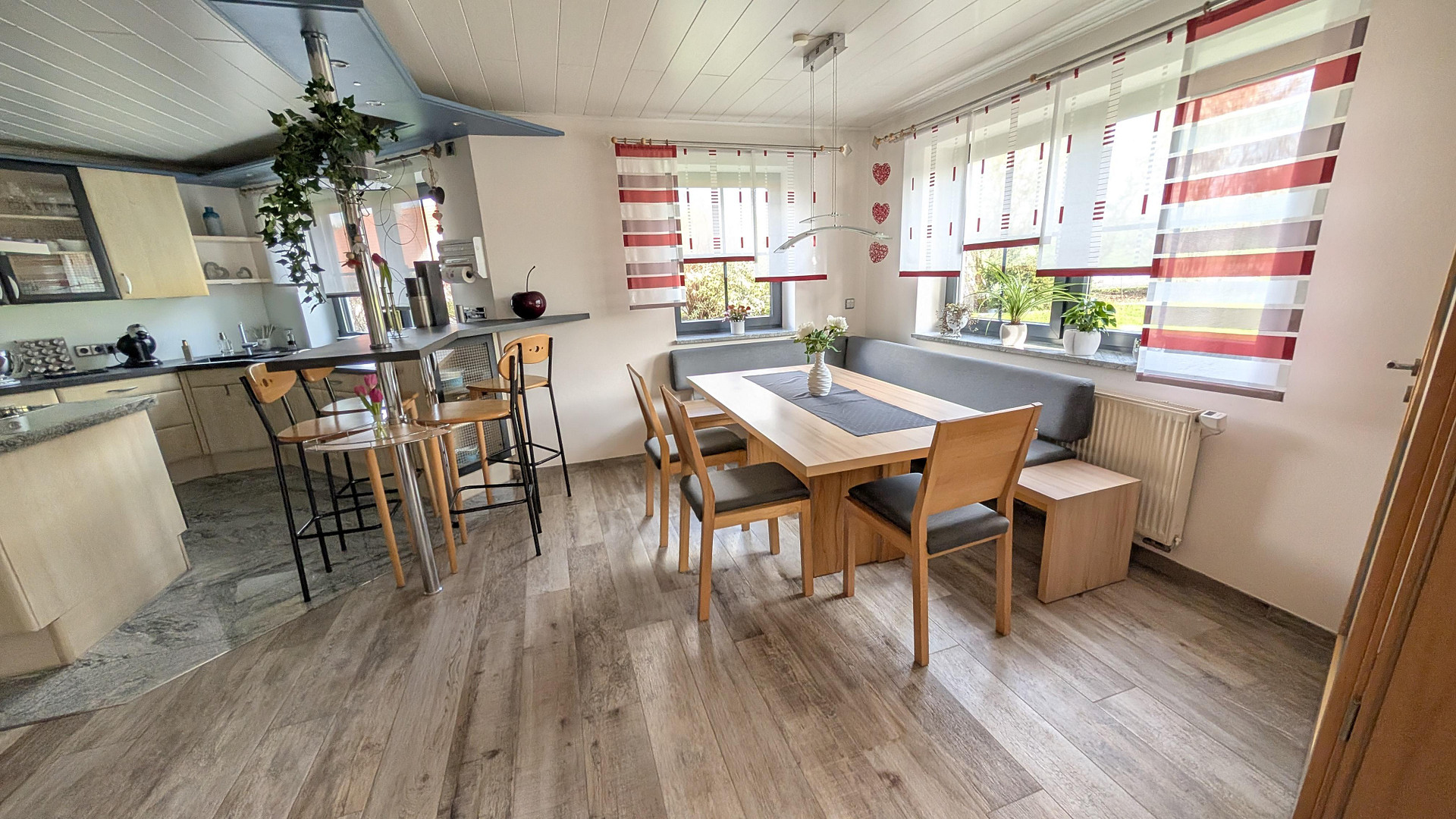 -Maklerfrei- Top gepflegtes, komfortables Familienhaus mit nachhaltiger Technik und Traumgarten – Goldkronach/ Dressendorf(Dressendorf) – Vorschaubild 11