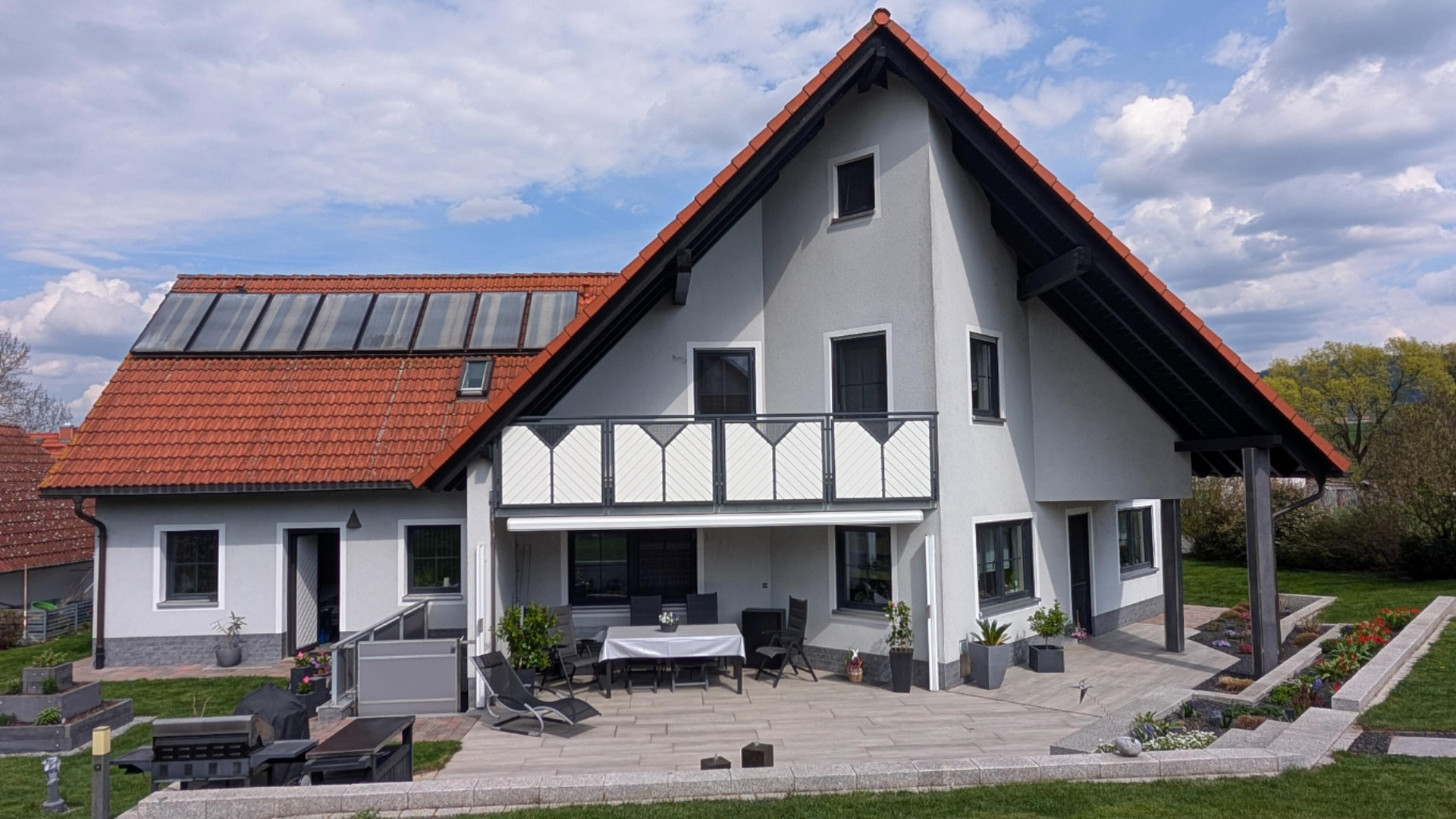 -Maklerfrei- Top gepflegtes, komfortables Familienhaus mit nachhaltiger Technik und Traumgarten – Goldkronach/ Dressendorf(Dressendorf) – Vorschaubild 2