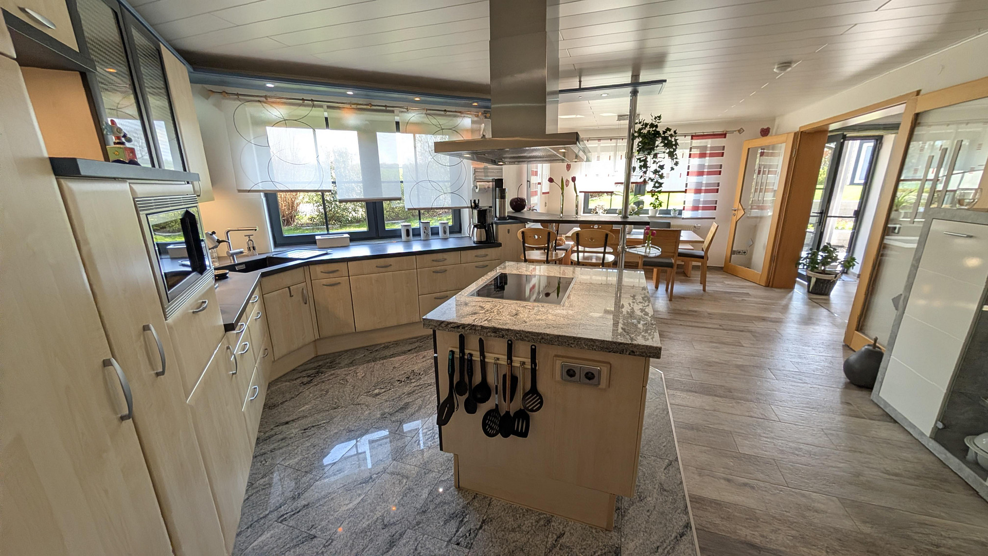 -Maklerfrei- Top gepflegtes, komfortables Familienhaus mit nachhaltiger Technik und Traumgarten – Goldkronach/ Dressendorf(Dressendorf) – Vorschaubild 13