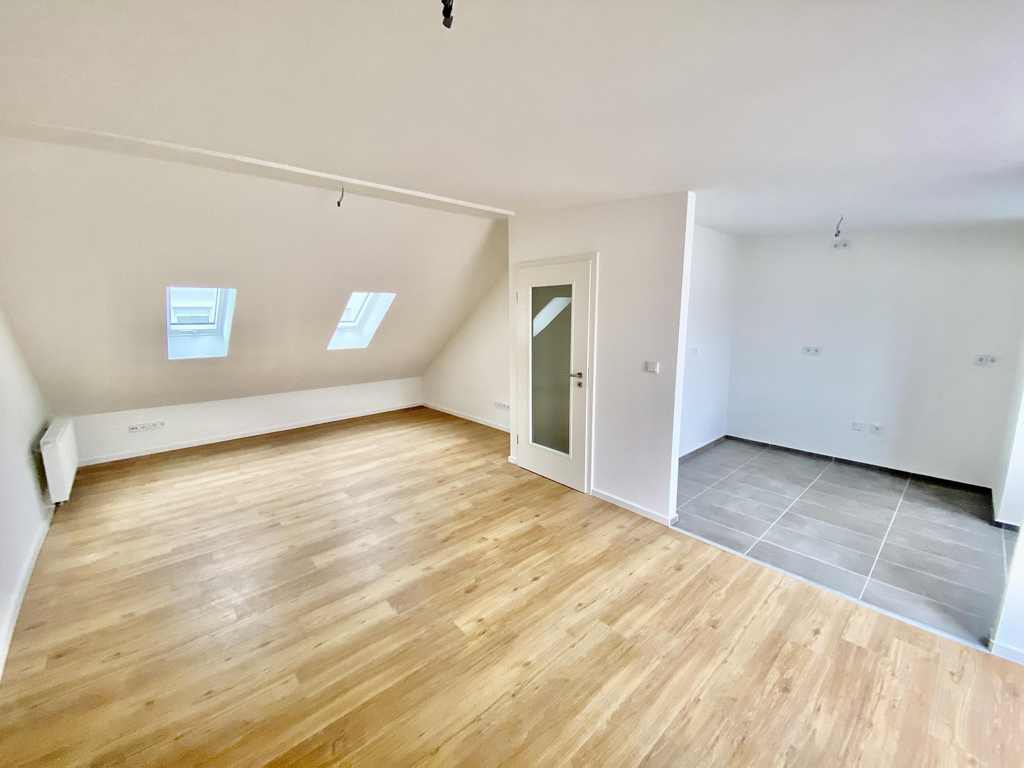 Modernisiertes Dreifamilienhaus mit stabilen Mieteinnahmen und Entwicklungspotenzial in Ingolstadt – Bittlmairstr. 2, 85051 Ingolstadt – Vorschaubild 3
