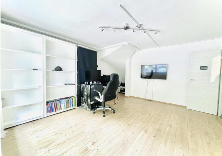 Modernisiertes EFH, EEK B, mit Terrasse, Dachterrasse & Garage – Wuppertal(Langerfeld) – Vorschaubild 3