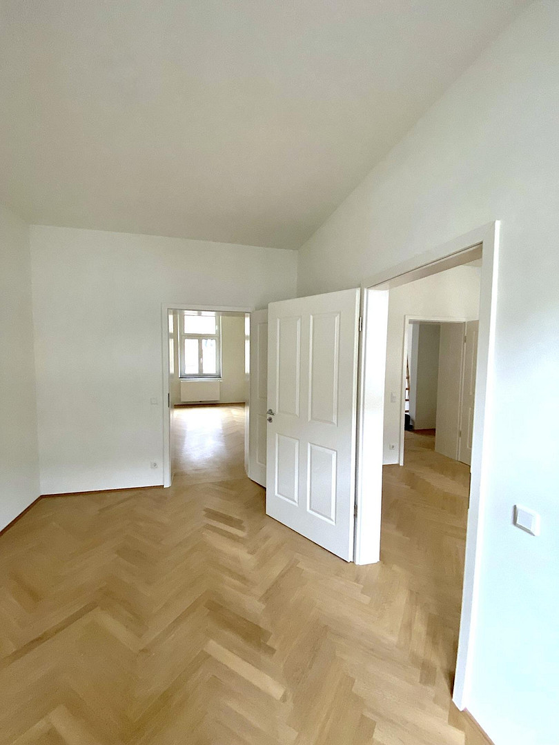 Erstbezug nach Sanierung: Charmante Stadtwhg. mit großem Balkon in energetisch saniertem Stilaltbau – Düsseldorf(Pempelfort) – Vorschaubild 11