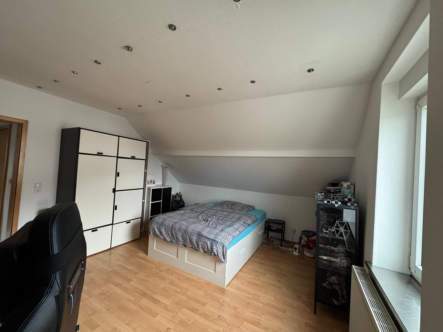 Großzügige 3-Zimmer-Wohnung in verkehrsgünstiger Lage von Bochum-Linden zu vermieten – Am Krüzweg 70, 44879 Bochum(Linden) – Vorschaubild 2