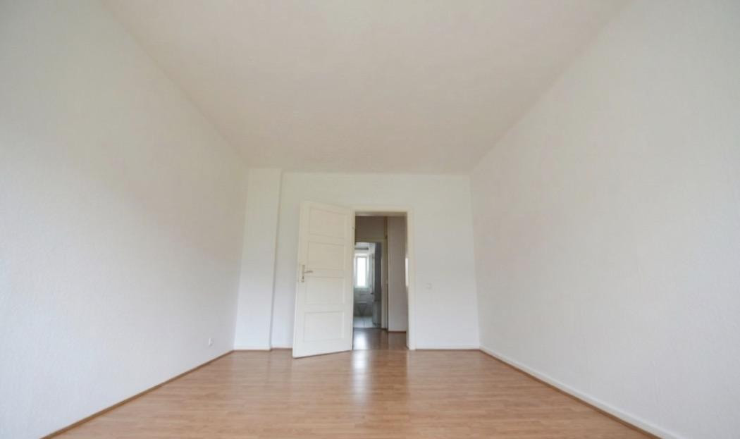Exklusive 3-Zimmer-DG-Wohnung mit Einbauküche in Wiesbaden – 65195 Wiesbaden – Vorschaubild 6