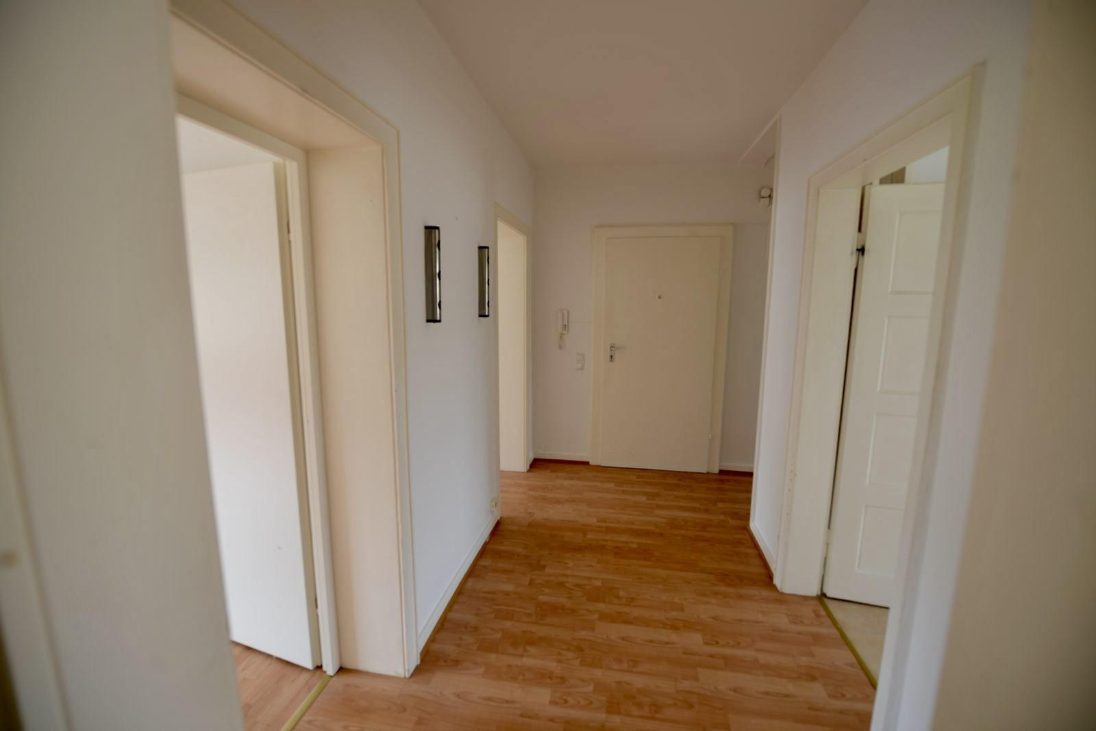 Exklusive 3-Zimmer-DG-Wohnung mit Einbauküche in Wiesbaden – 65195 Wiesbaden – Vorschaubild 8
