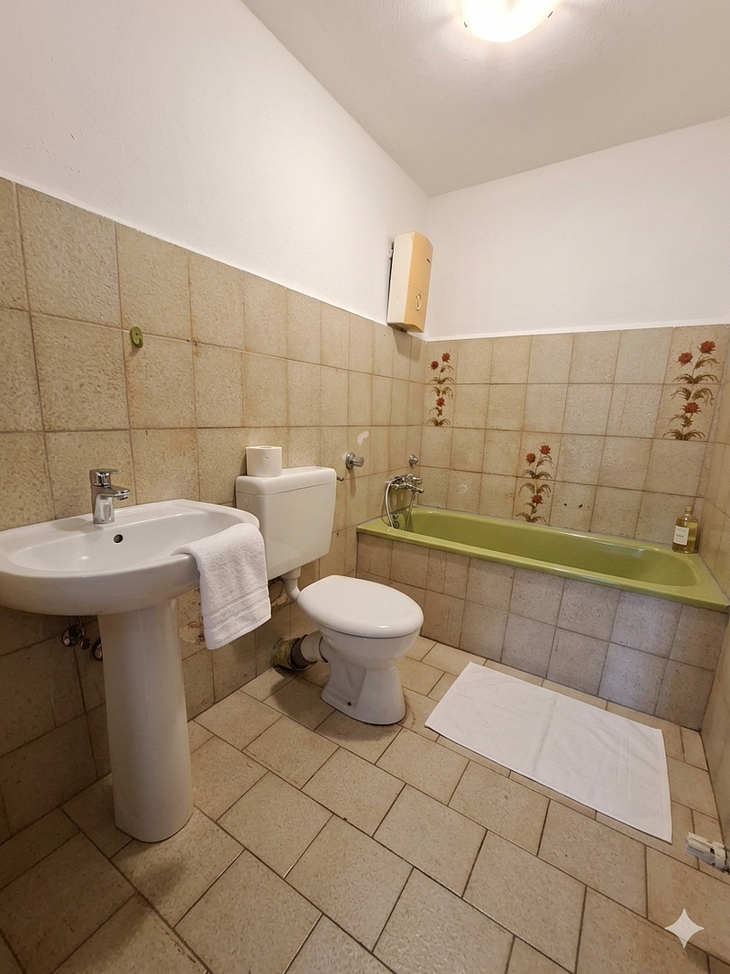 Jobcenter – جوب سنتر – Джобцентер – deine neue Wohnung ist fertig! – Horstmarerstraße 13, 44329 Dortmund(Lanstrop) – Vorschaubild 4