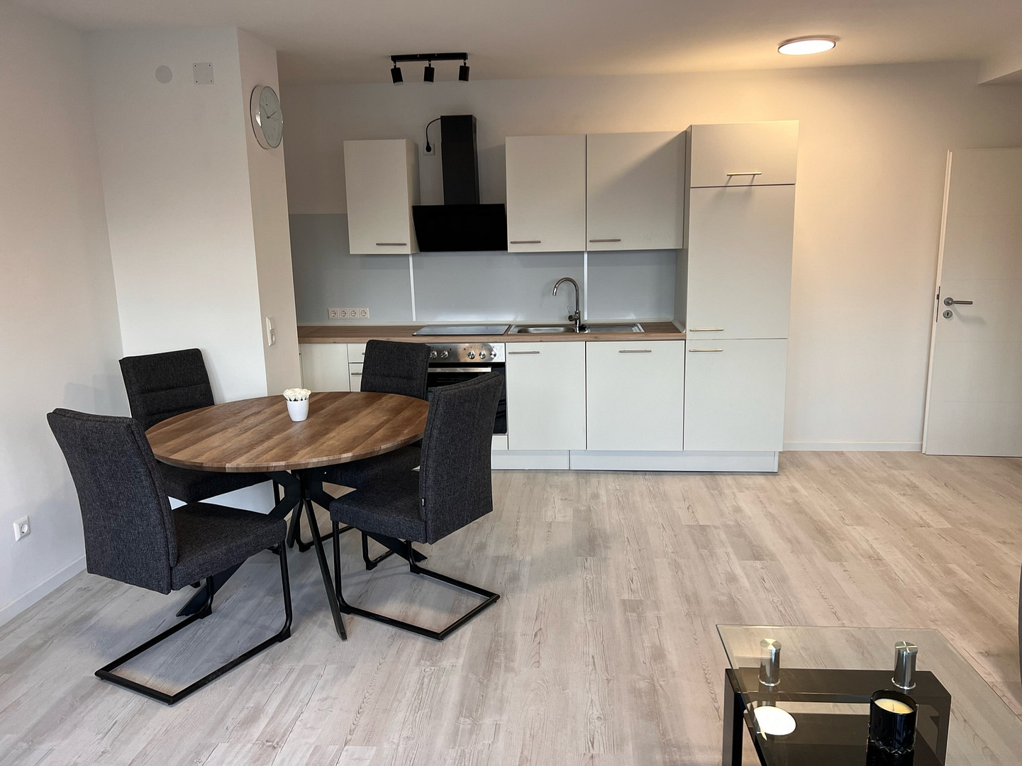 Sanierte und möblierte Wohnung mit Balkon im Herzen von Stuttgart-Vaihingen – Haeberlinstrasse 8, 70563 Stuttgart-Vaihingen(Vaihingen) – Vorschaubild 4