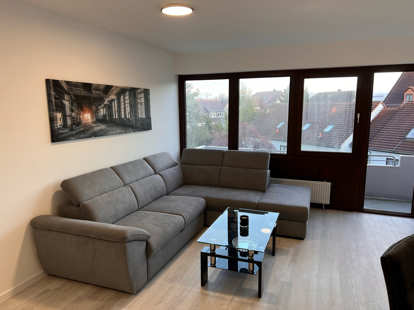 Sanierte und möblierte Wohnung mit Balkon im Herzen von Stuttgart-Vaihingen – Haeberlinstrasse 8, 70563 Stuttgart-Vaihingen(Vaihingen) – Vorschaubild 2