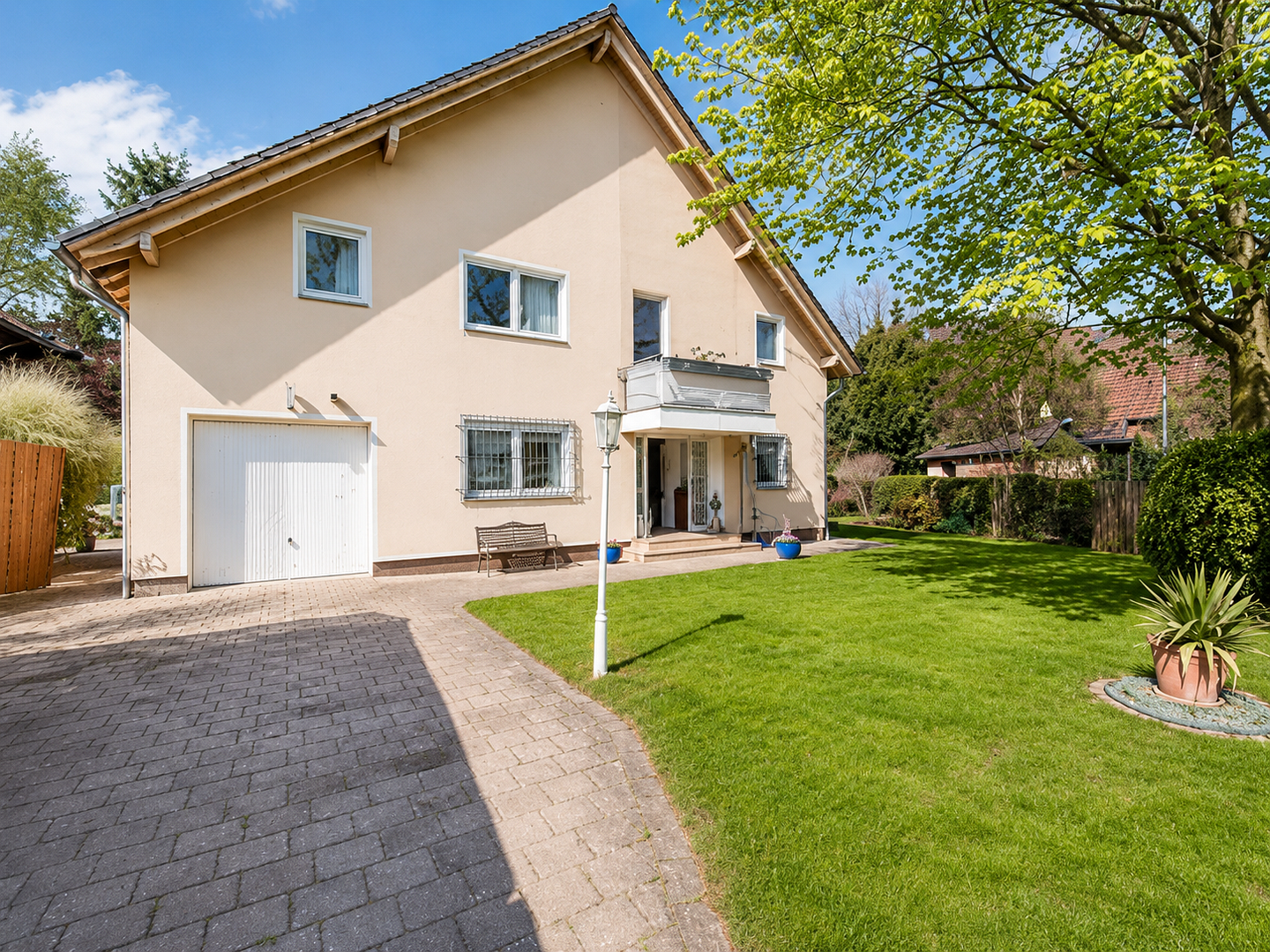 Saniertes Familienhaus in Berlin-Kladow – Havelnähe, Remise, PV-Anlage und großzügiger Garten – Berlin(Kladow) – Vorschaubild 2