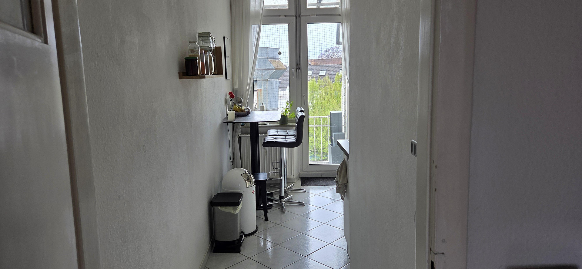 Urban wohnen in Toplage: 2,5 -Zimmer-Altbau mit Balkon nahe Bahnhof Solingen – Bahnstraße 6, 42697 Solingen – Vorschaubild 4