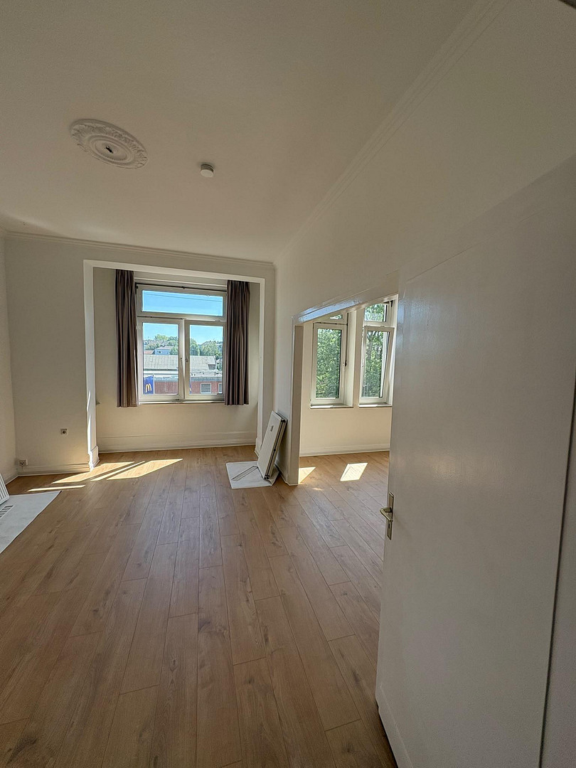 Frisch renovierte 2,5-Zimmer-Altbauwohnung mit Balkon in zentraler Lage von Solingen-Ohligs – Bahnstraße 6, 42697 Solingen – Vorschaubild 3