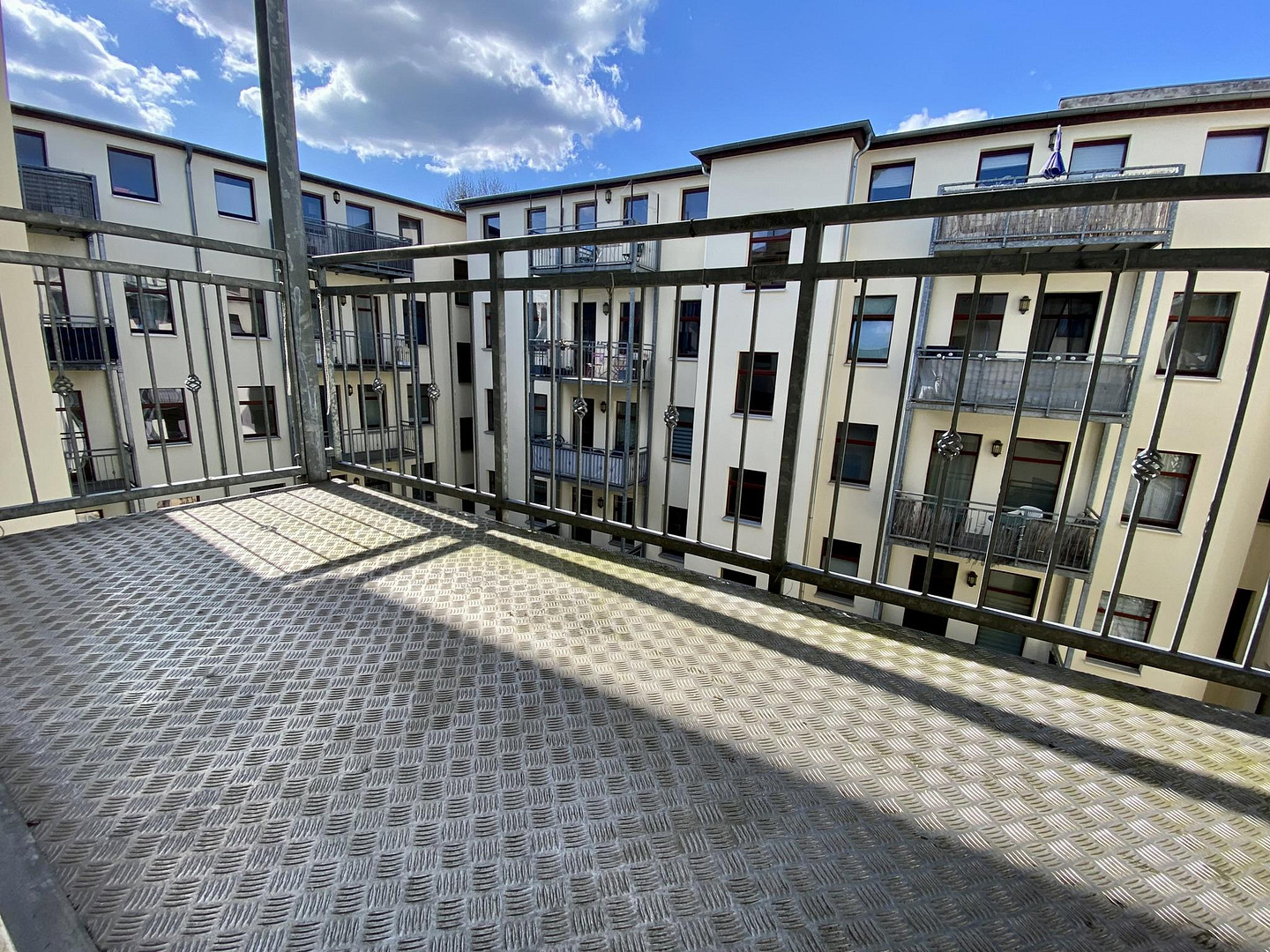 Helle, frisch renovierte 2,5-Zimmer-Wohnung mit neuer EBK & großem Balkon  in Sudenburg – Lemsdorfer Weg 10, 39112 Magdeburg(Sudenburg) – Vorschaubild 9