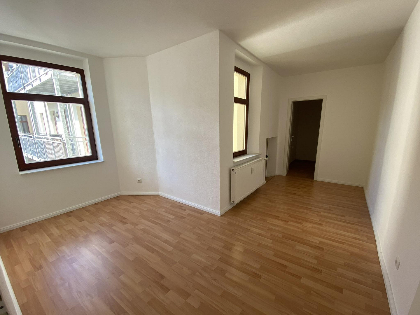 Helle, frisch renovierte 2,5-Zimmer-Wohnung mit neuer EBK & großem Balkon  in Sudenburg – Lemsdorfer Weg 10, 39112 Magdeburg(Sudenburg) – Vorschaubild 5