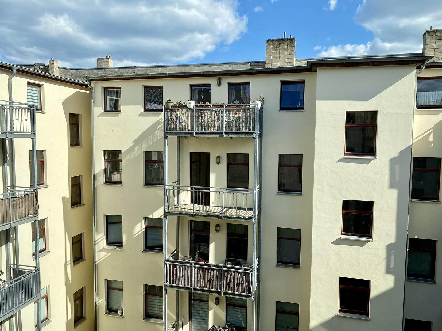 Helle, frisch renovierte 2,5-Zimmer-Wohnung mit neuer EBK & großem Balkon  in Sudenburg – Lemsdorfer Weg 10, 39112 Magdeburg(Sudenburg) – Vorschaubild 10