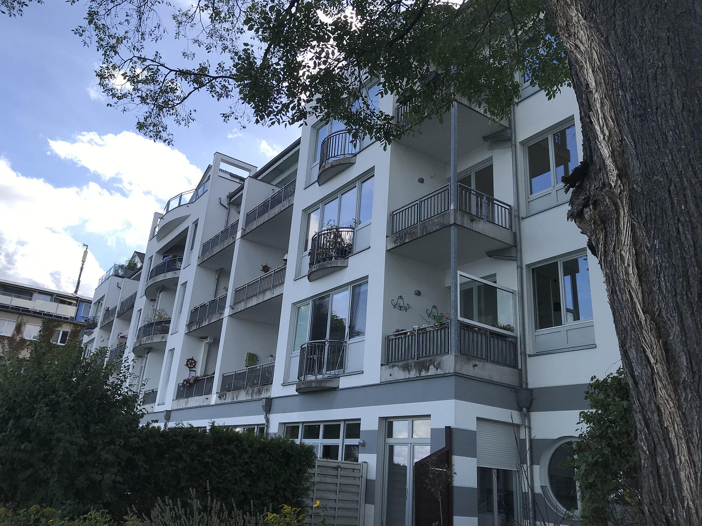 Seeblick • Eckwohnung mit viel Licht • Balkon zum Wasser • hochwertig saniert – Tschudistraße 8c, 14476 Potsdam - Neu-Fahrland – Vorschaubild 8
