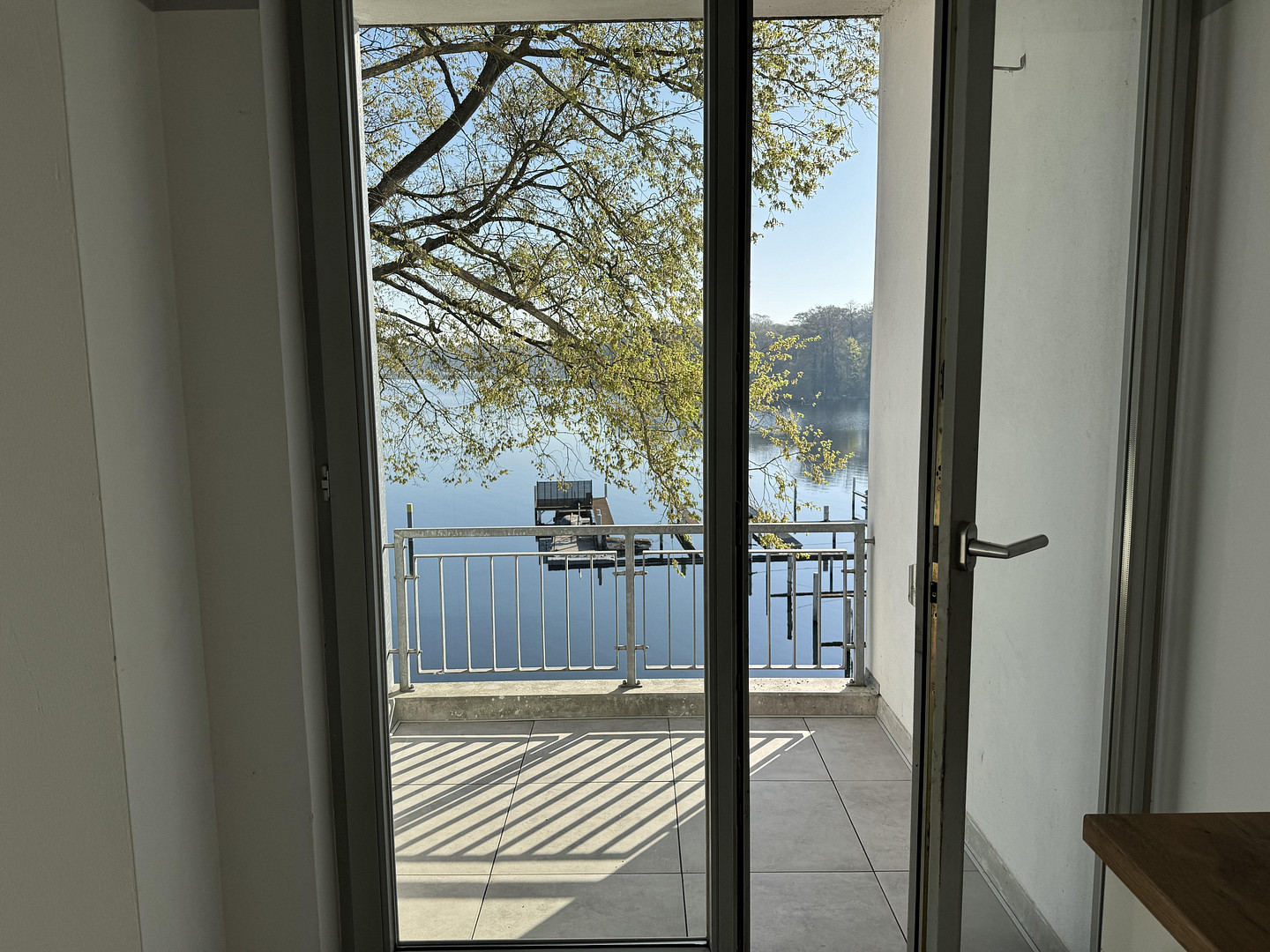 Seeblick • Eckwohnung mit viel Licht • Balkon zum Wasser • hochwertig saniert – Tschudistraße 8c, 14476 Potsdam - Neu-Fahrland – Vorschaubild 17