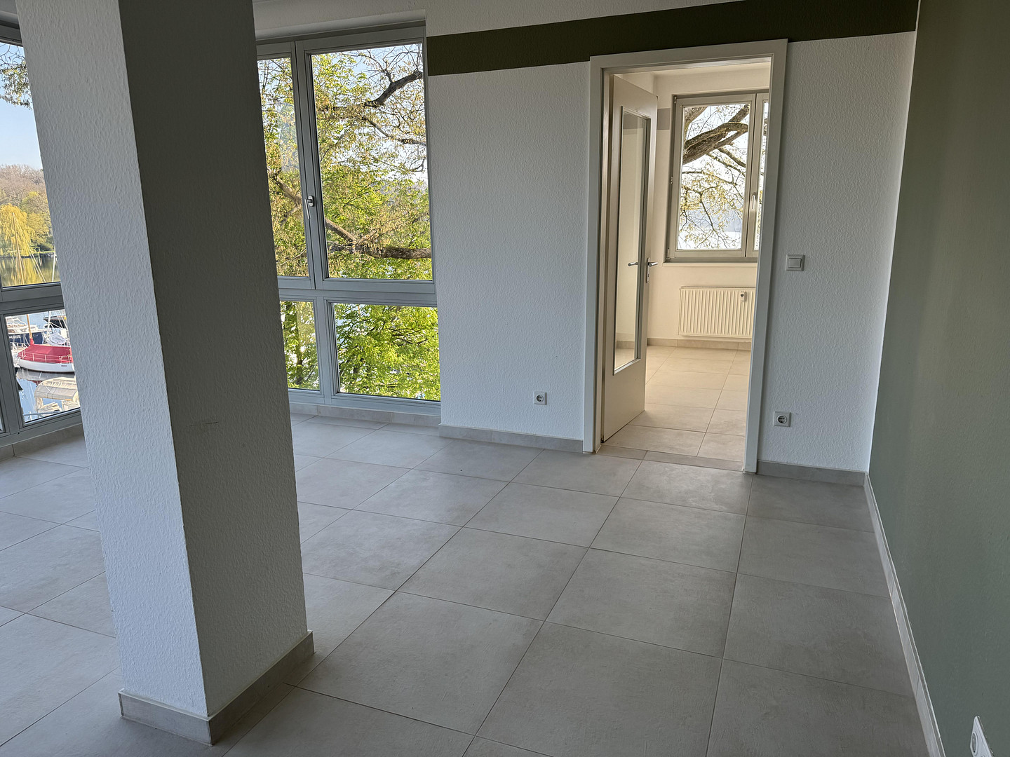 Seeblick • Eckwohnung mit viel Licht • Balkon zum Wasser • hochwertig saniert – Tschudistraße 8c, 14476 Potsdam - Neu-Fahrland – Vorschaubild 5