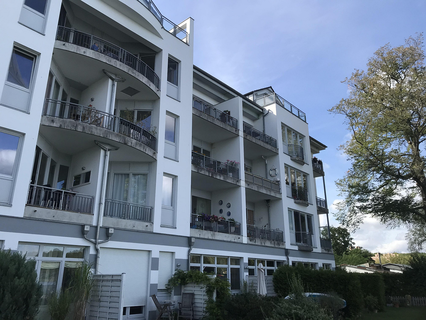 Seeblick • Eckwohnung mit viel Licht • Balkon zum Wasser • hochwertig saniert – Tschudistraße 8c, 14476 Potsdam - Neu-Fahrland – Vorschaubild 9