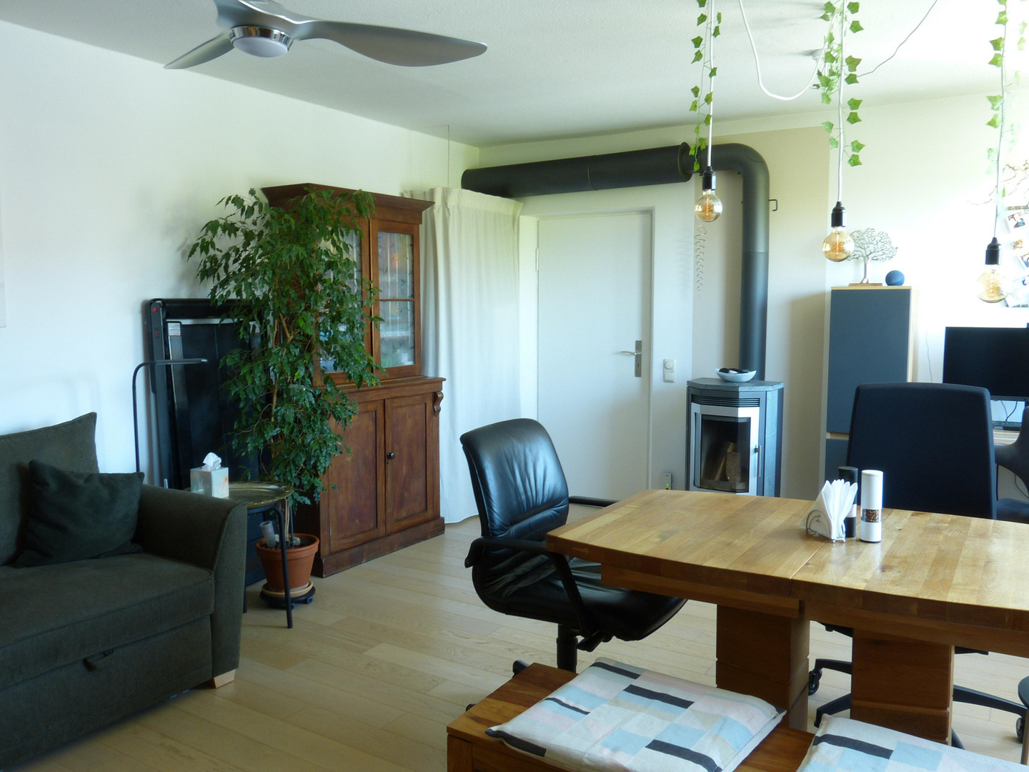 Helle 3,5-Zi.-Altbauwohnung mit Balkon, Kaminofen & unverbaubarem Weitblick in Sendling – Holsteiner Str., 81377 81377 München(Sendling-Westpark) – Vorschaubild 4