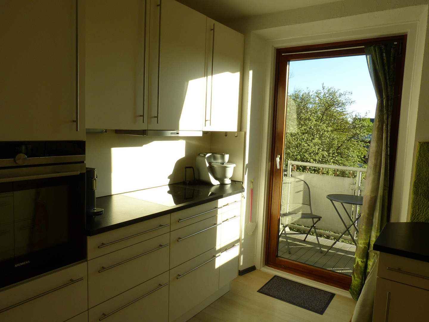Helle 3,5-Zi.-Altbauwohnung mit Balkon, Kaminofen & unverbaubarem Weitblick in Sendling – Holsteiner Str., 81377 81377 München(Sendling-Westpark) – Vorschaubild 9