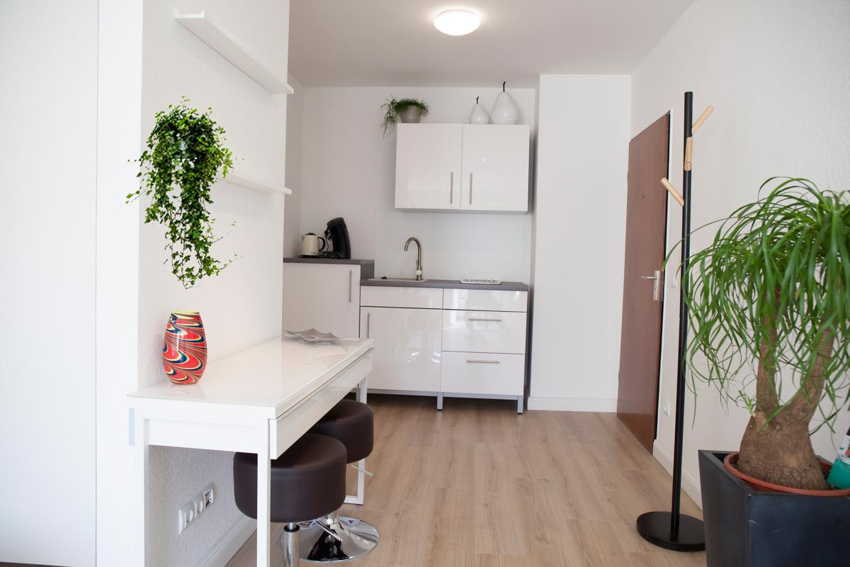 Möblierte Wohnung mit Balkon in Pempelfort, top Lage – mit flexibler Ratenzahlung über 3 Jahre – Düsseldorf(Pempelfort) – Vorschaubild 3