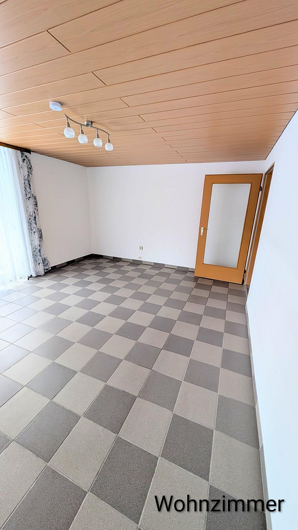 Helle 2-Zimmer-Wohnung in Offenhausen ( Neu-Ulm )-sofort bezugsfrei , ohne Maklerprovision – Schillerstaße 26, 89231 Neu-Ulm – Vorschaubild 2