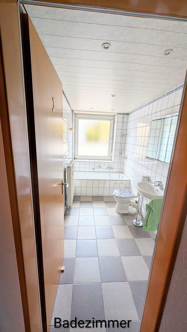 Helle 2-Zimmer-Wohnung in Offenhausen ( Neu-Ulm )-sofort bezugsfrei , ohne Maklerprovision – Schillerstaße 26, 89231 Neu-Ulm – Vorschaubild 8