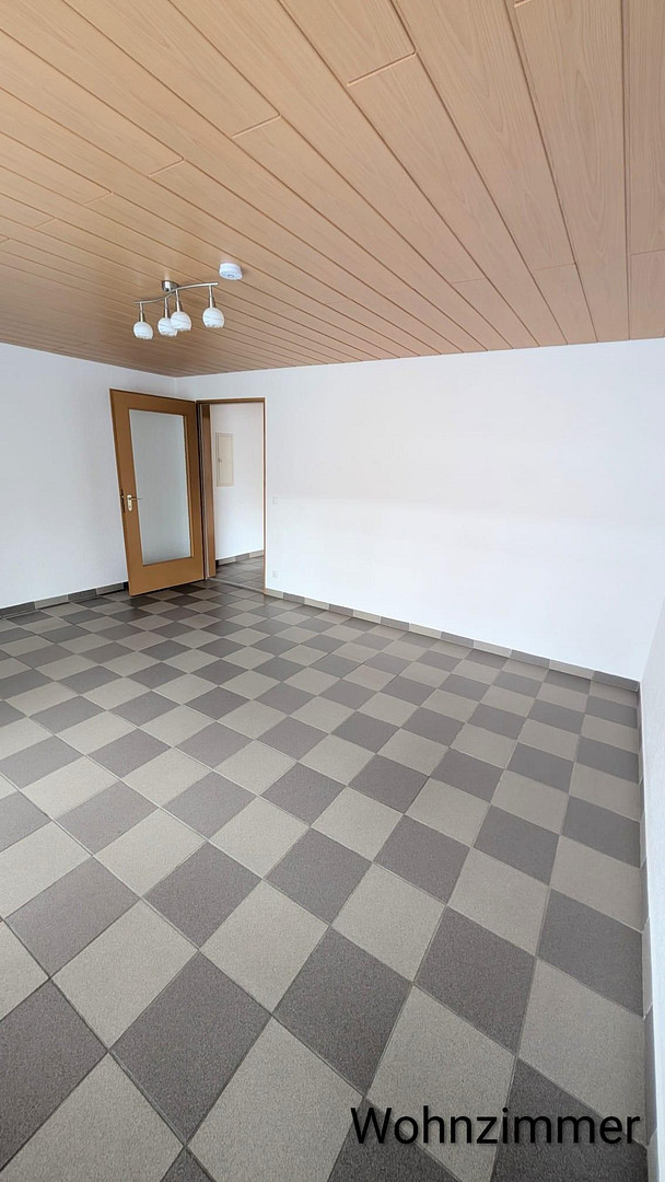 Helle 2-Zimmer-Wohnung in Offenhausen ( Neu-Ulm )-sofort bezugsfrei , ohne Maklerprovision – Schillerstaße 26, 89231 Neu-Ulm – Vorschaubild 4