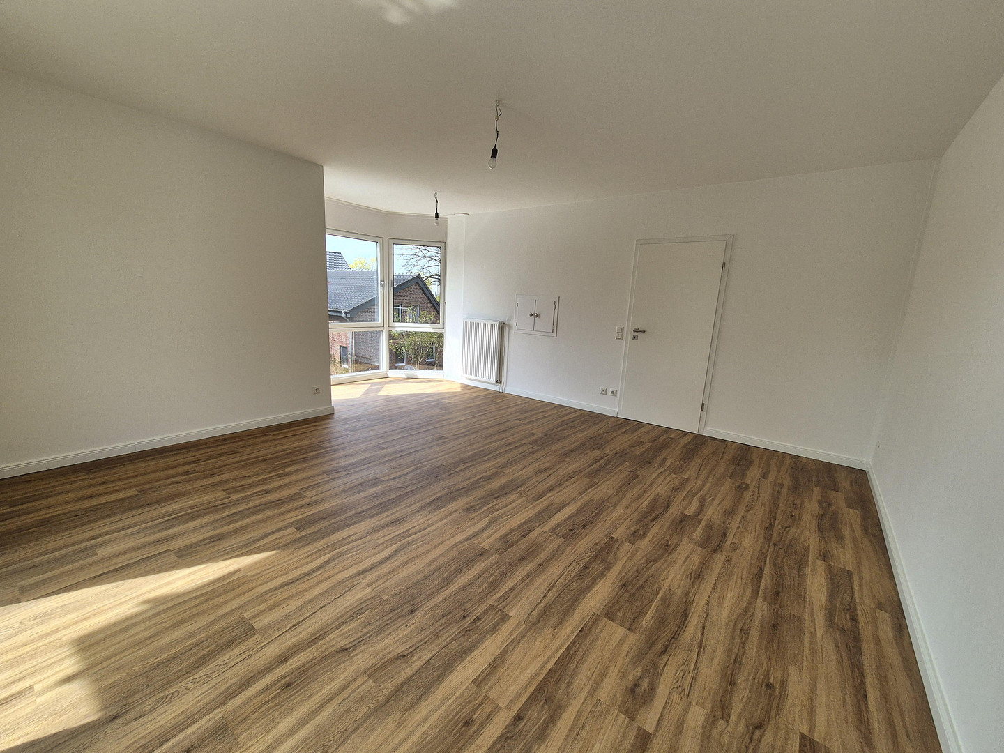 Frisch renovierte 2-Zimmer-Wohnung in zentraler Lage von Henstedt-Ulzburg – Hamburger Str. 21a, 24558 Henstedt-Ulzburg(Ulzburg) – Vorschaubild 3