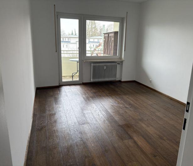 3-Zimmer Wohnung mit Balkon im 4. OG in Lindau (Bodensee) – Schoblochweg 5, 88131 Lindau(Aeschach) – Vorschaubild 2