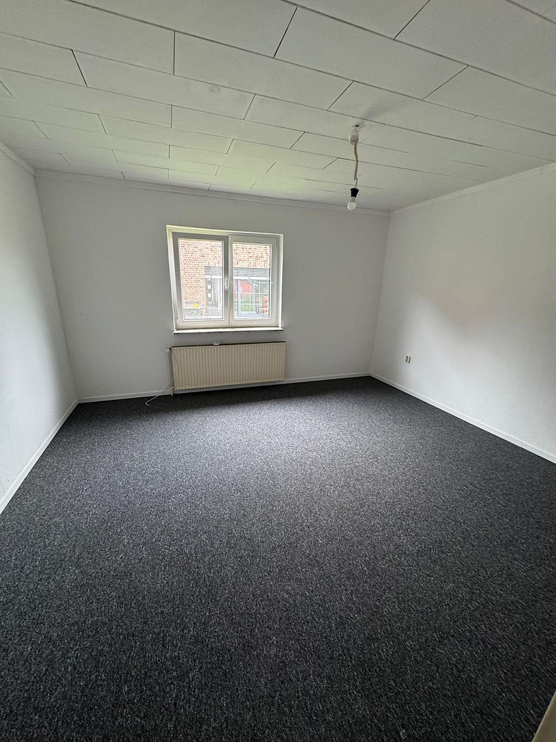 Erdgeschoss Wohnung 4 Zimmer auf einer Ebene – mit Garten, Garage & neuer Einbauküche (2024) – Pronstorf(Wulfsfelde) – Vorschaubild 4