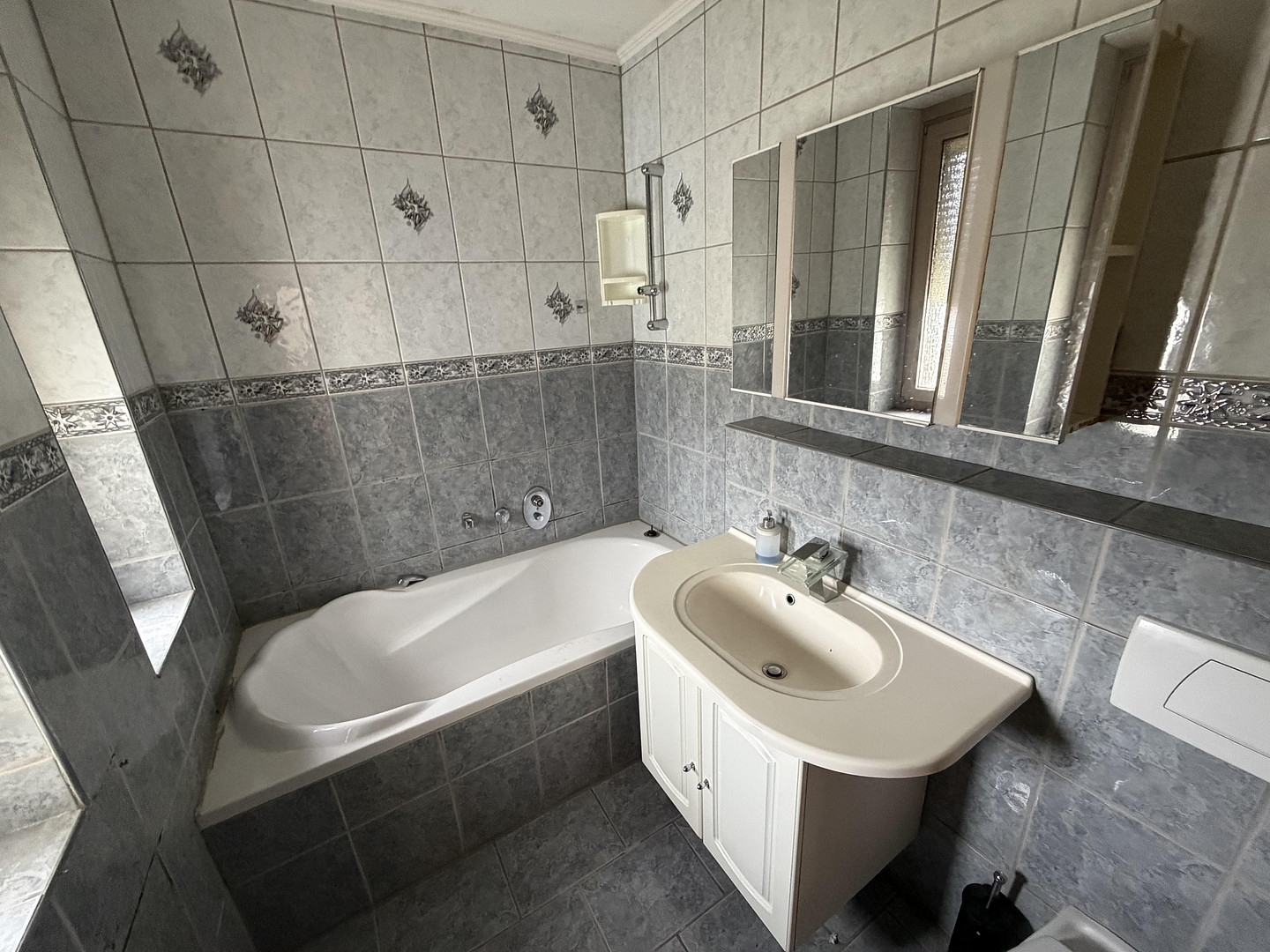 Wohn- und Geschäftshaus 299m2 Wohn- und Gewerbefläche für  1.000 EUR / m2 – Nikolausstr. 1, 45141 Essen(Stoppenberg) – Vorschaubild 15