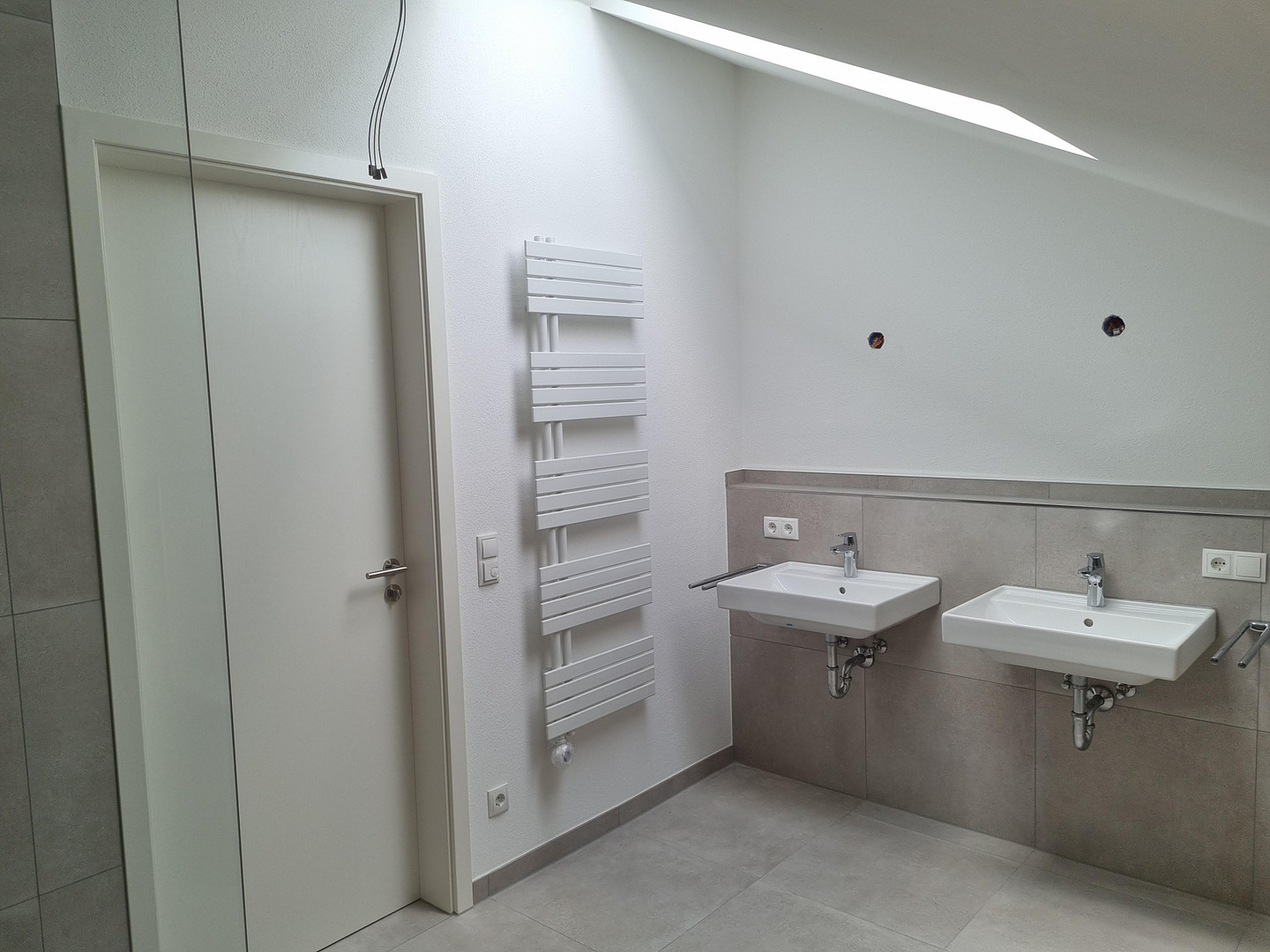 Erstbezug - großzügige bildschöne 3-Zi.-DG-Whg. mit Balkon u. Loggia in Grafing mit Traumblick – Rosenheimer Str. 31, 85567 Grafing(Grafing bei München) – Vorschaubild 8