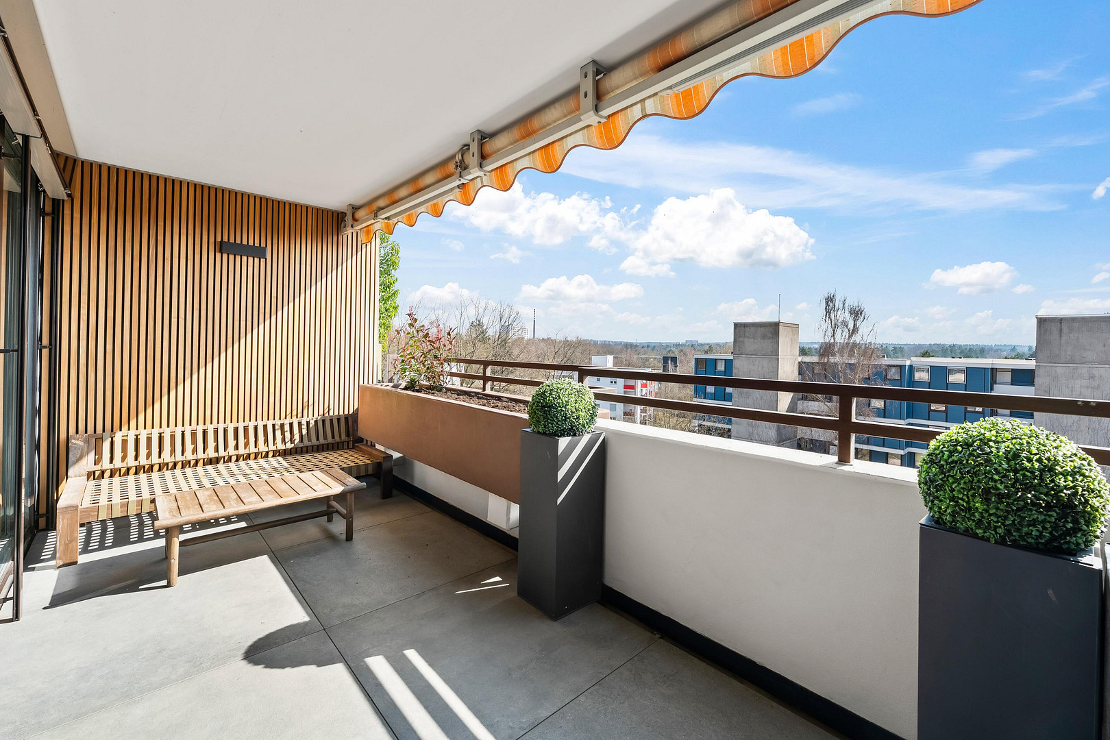 Skyline-Feeling in Nürnberg – Exklusive Traumwohnung mit Swimmingpool und Sauna – Nürnberg(Langwasser) – Vorschaubild 18