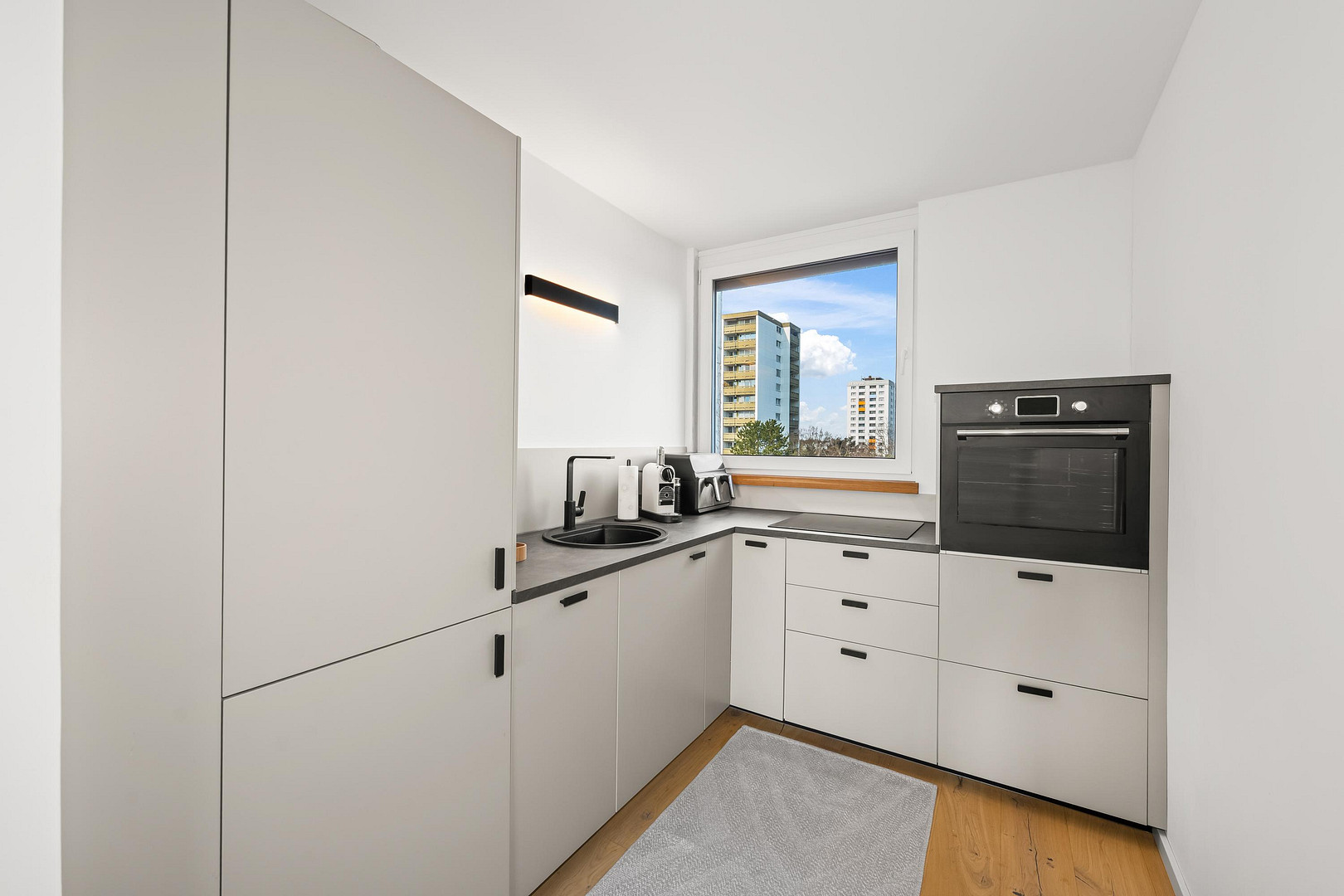 Skyline-Feeling in Nürnberg – Exklusive Traumwohnung mit Swimmingpool und Sauna – Nürnberg(Langwasser) – Vorschaubild 8