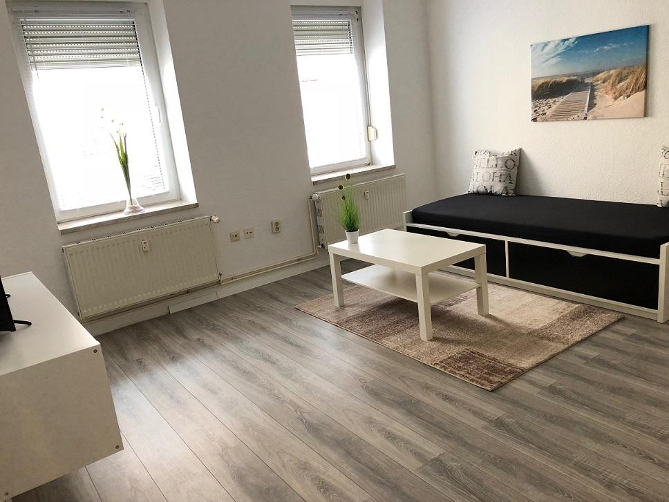 Komfortable möblierte Wohnung EG, “zentral und doch ruhig“ – Magdeburg(Fermersleben) – Vorschaubild 3
