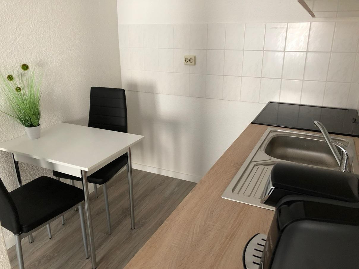 Komfortable möblierte Wohnung EG, “zentral und doch ruhig“ – Magdeburg(Fermersleben) – Vorschaubild 6