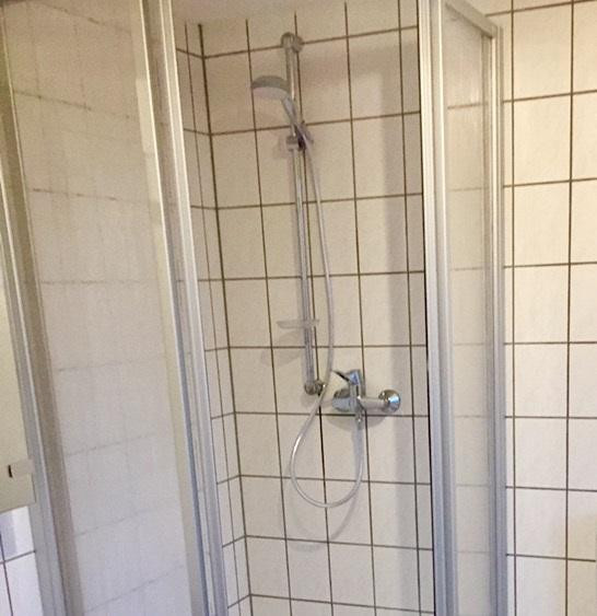Komfortable möblierte Wohnung EG, “zentral und doch ruhig“ – Magdeburg(Fermersleben) – Vorschaubild 9