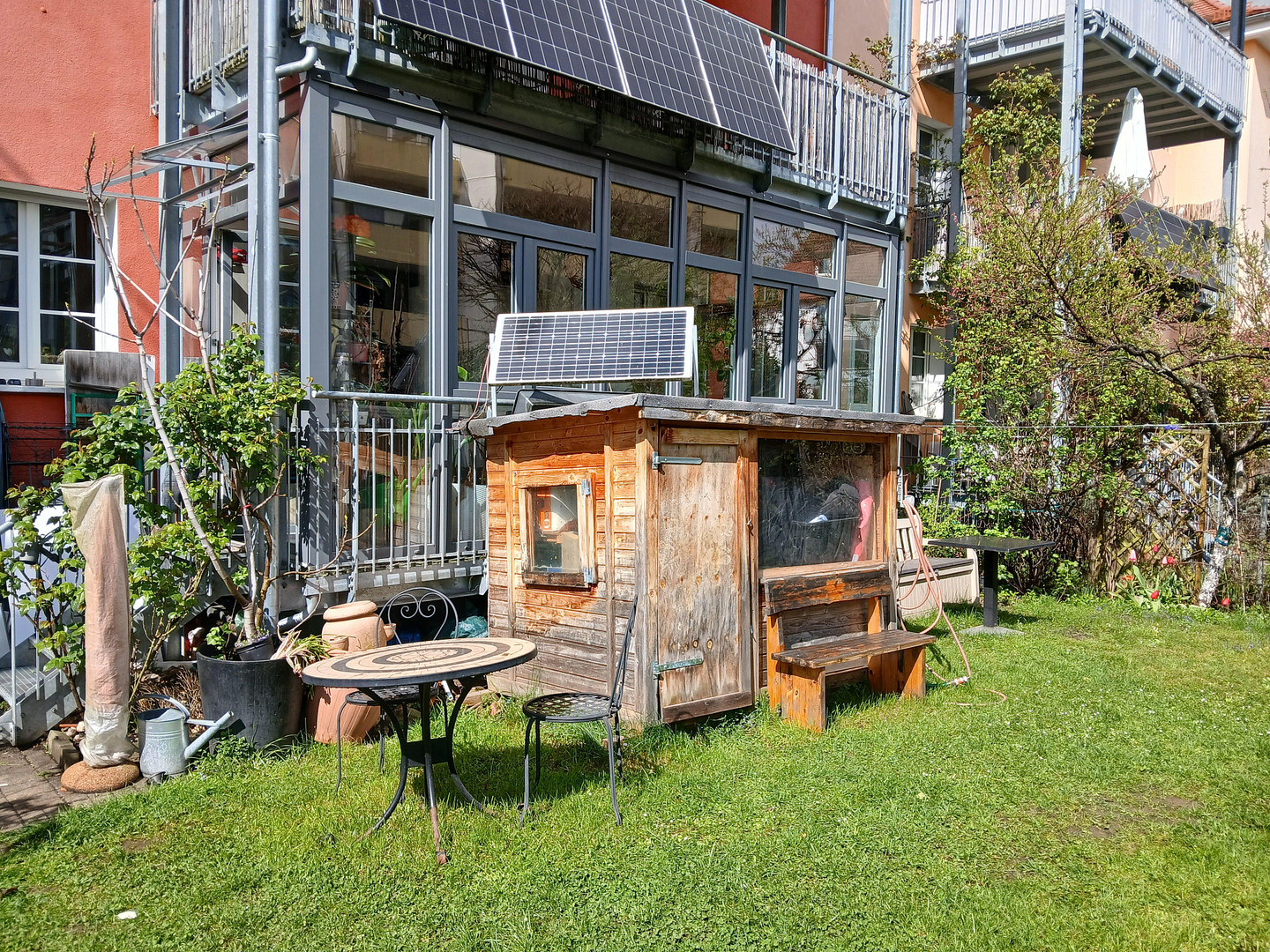 Ruhige Erdgeschosswohnung mit einmaligem Garten in zentraler Lage in der Unterwiehre – 79100 Freiburg(Wiehre) – Vorschaubild 2