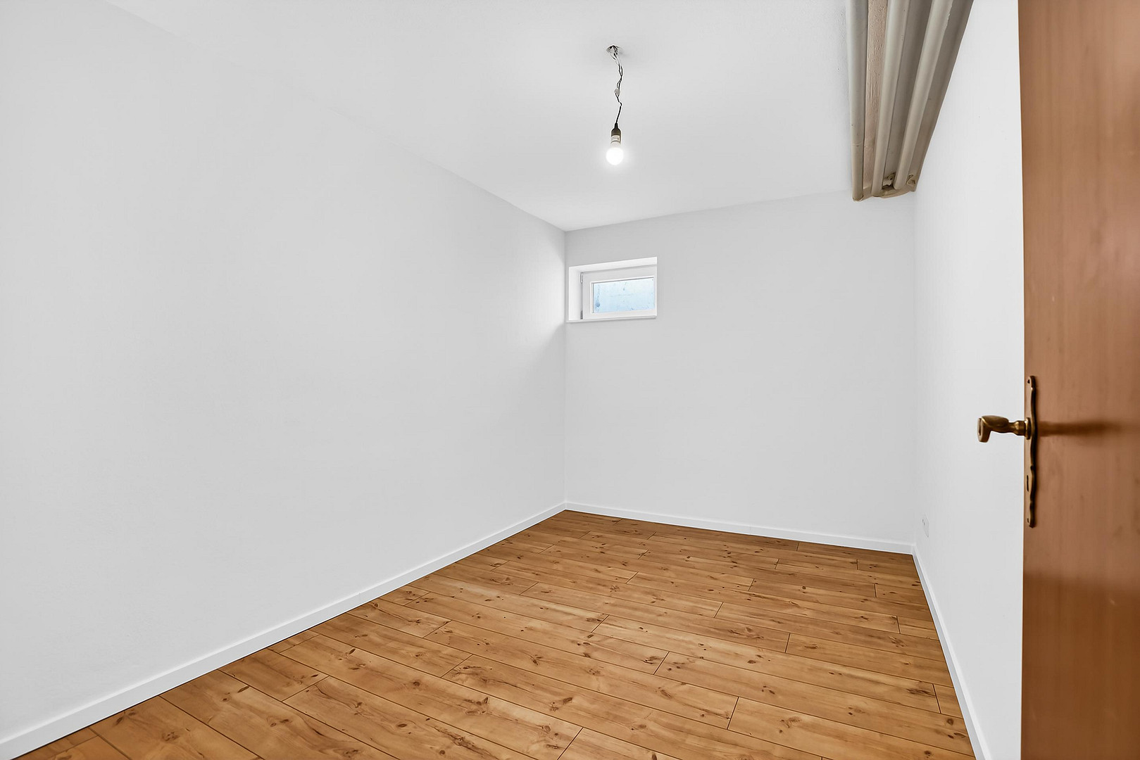 Sofort frei! Schöne Doppelhaushälfte in Gräfelfing mit Garage! – Maria-Eich-Str. 17a, 82166 Gräfelfing(Lochham) – Vorschaubild 25