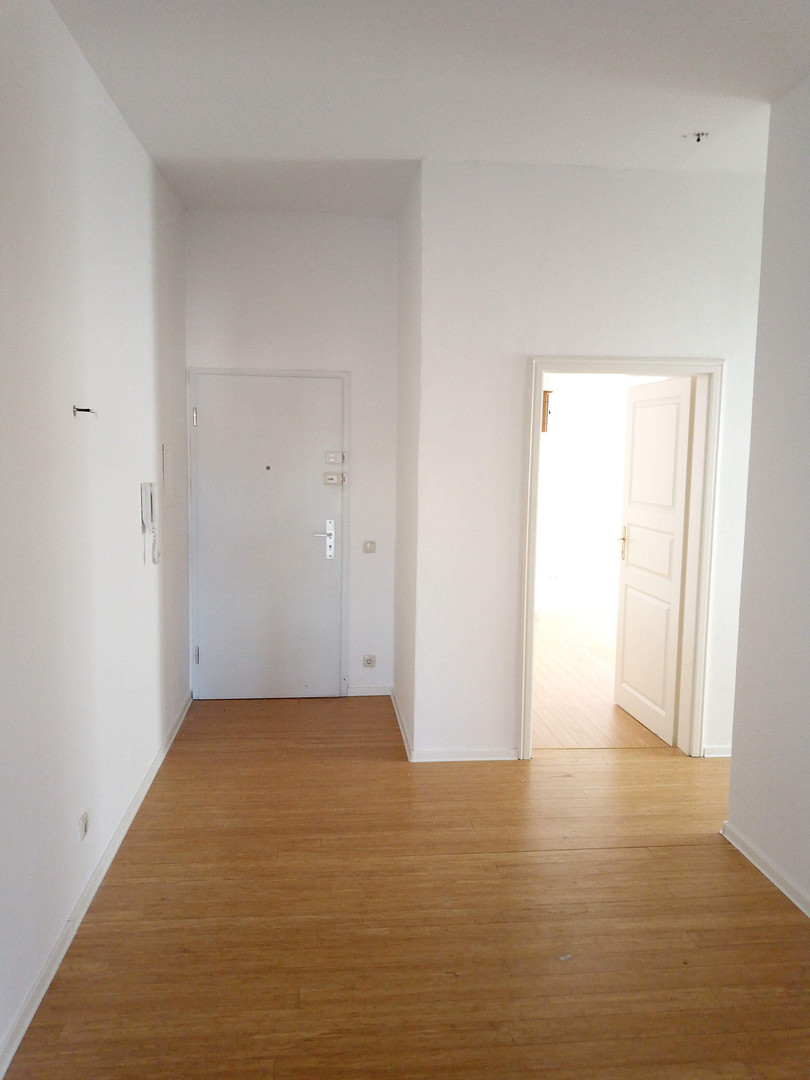 Helle, freundliche Dachgeschoß- Wohnung 2 ZKB – Göggingerstr 31, 86159 Augsburg(Antonsviertel) – Vorschaubild 4