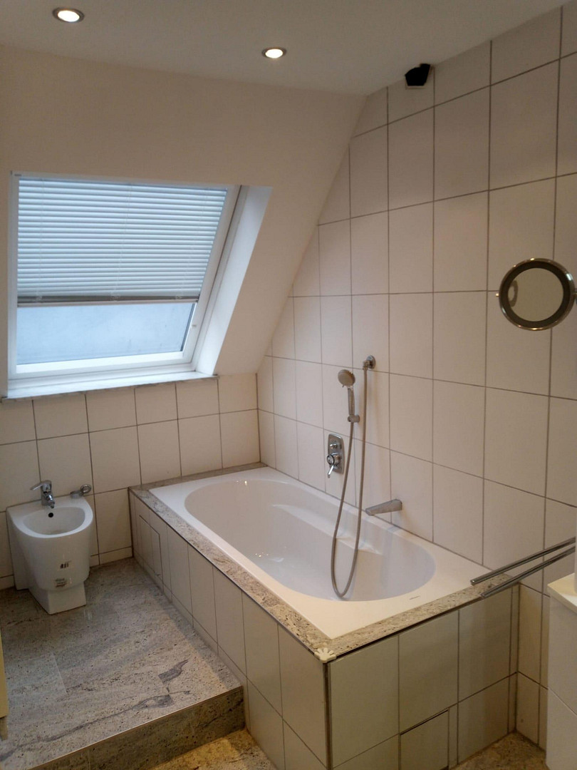 Helle, freundliche Dachgeschoß- Wohnung 2 ZKB – Göggingerstr 31, 86159 Augsburg(Antonsviertel) – Vorschaubild 9
