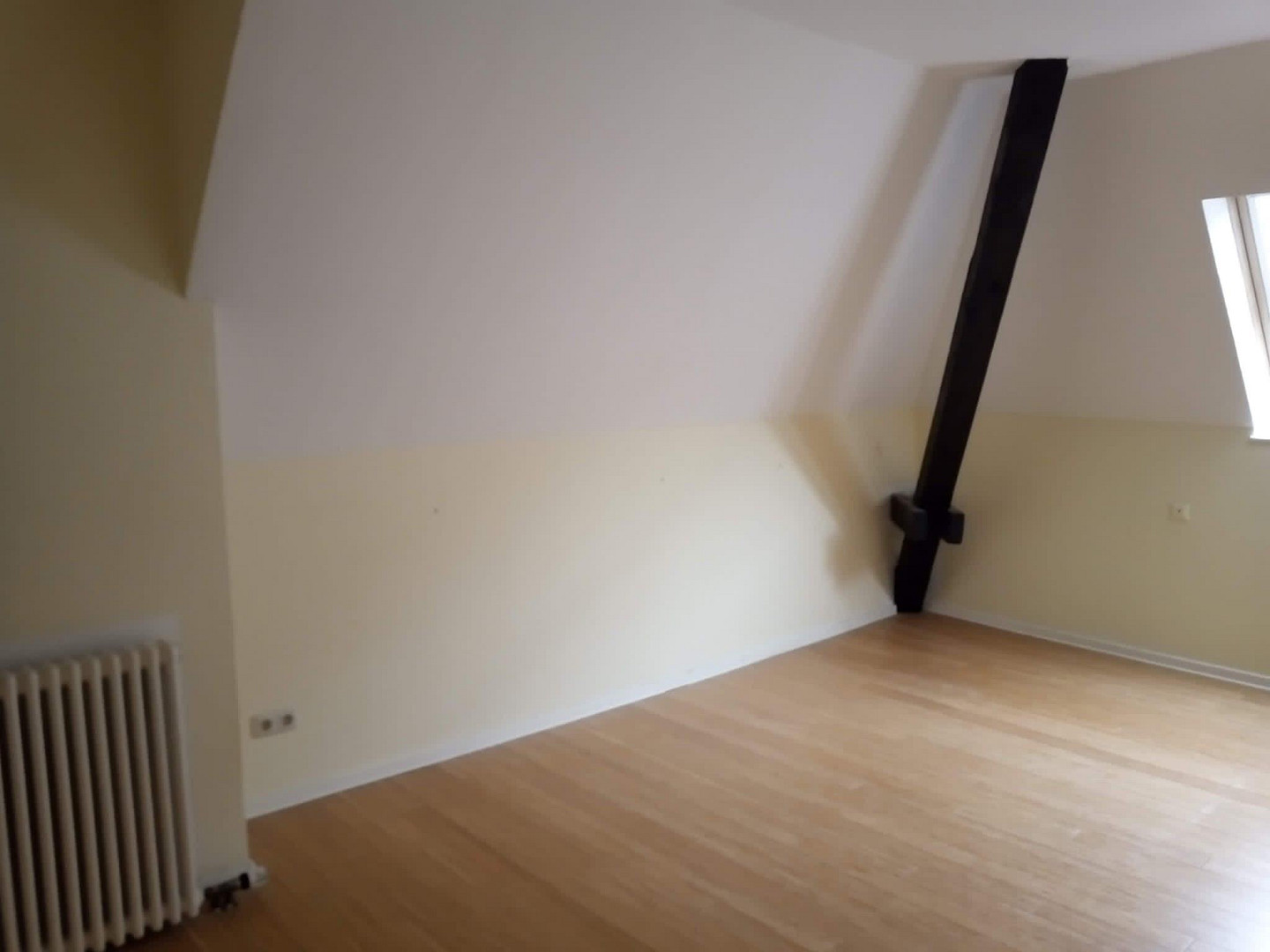 Helle, freundliche Dachgeschoß- Wohnung 2 ZKB – Göggingerstr 31, 86159 Augsburg(Antonsviertel) – Vorschaubild 6