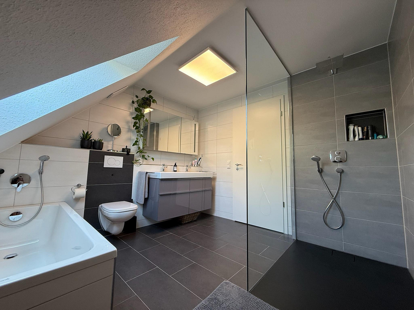 Moderne 4-Zimmer-Maisonettewohnung mit Südbalkon – Marbacher Straße 88, 70435 Stuttgart(Zuffenhausen) – Vorschaubild 11