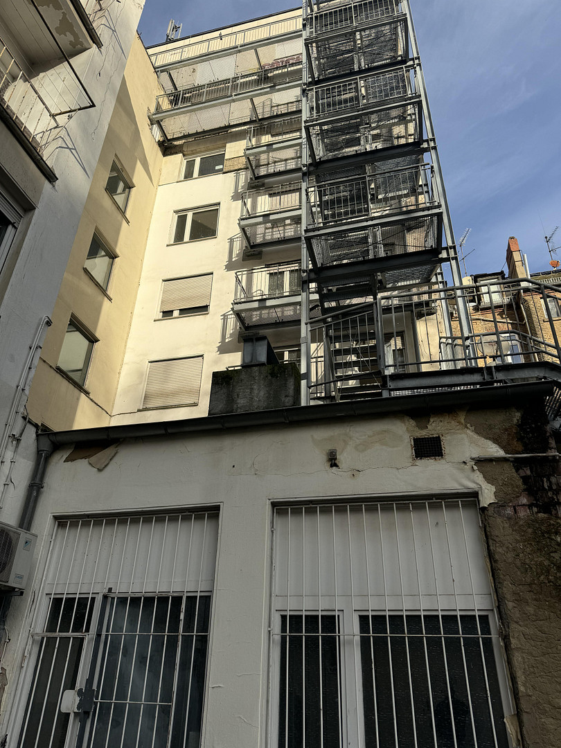 Von PRIVAT ! In Wiesbaden: Leerstand-Sanierungsobjekt direkt am Campus – PROVISIONSFREI – Bismarckring 21-23, 65183 Wiesbaden – Vorschaubild 3