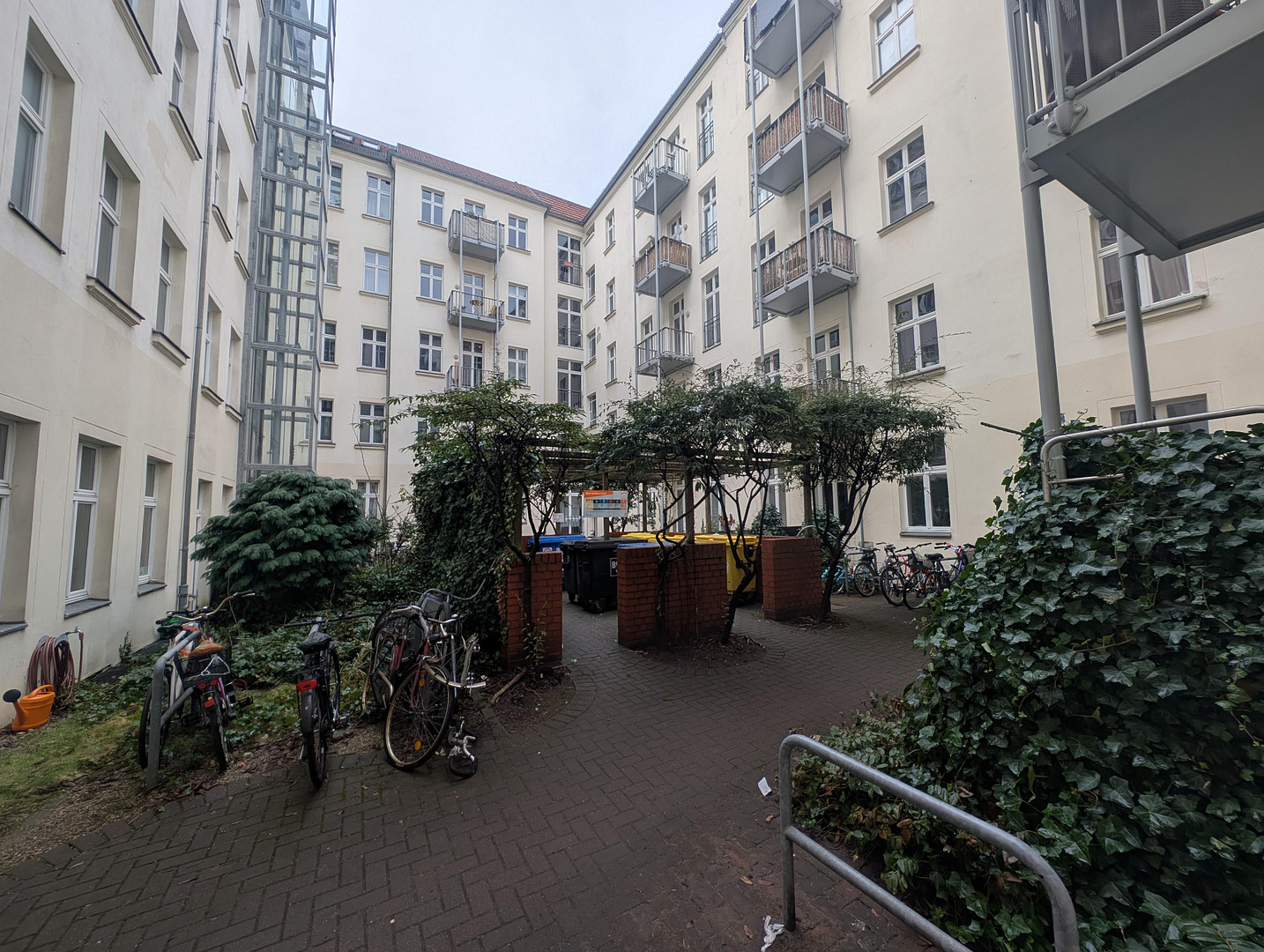 Kiez-Leben pur: Provisionsfreie 3-Zimmer-Wohnung im Gleimviertel - direkt am Mauerpark – Berlin(Prenzlauer Berg) – Vorschaubild 4