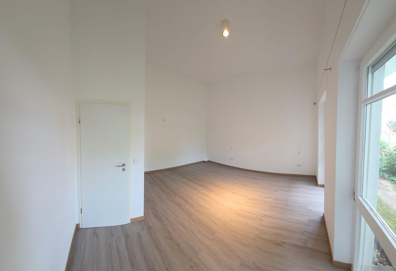 Stilvolle Split-Level-Loftwohnung mit Garten in sanierter Fabrik mit TG Stellplatz – 40489 Düsseldorf(Angermund) – Vorschaubild 18