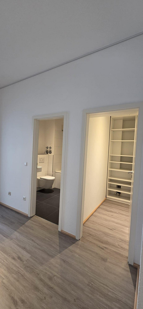 Stilvolle Split-Level-Loftwohnung mit Garten in sanierter Fabrik mit TG Stellplatz – 40489 Düsseldorf(Angermund) – Vorschaubild 8