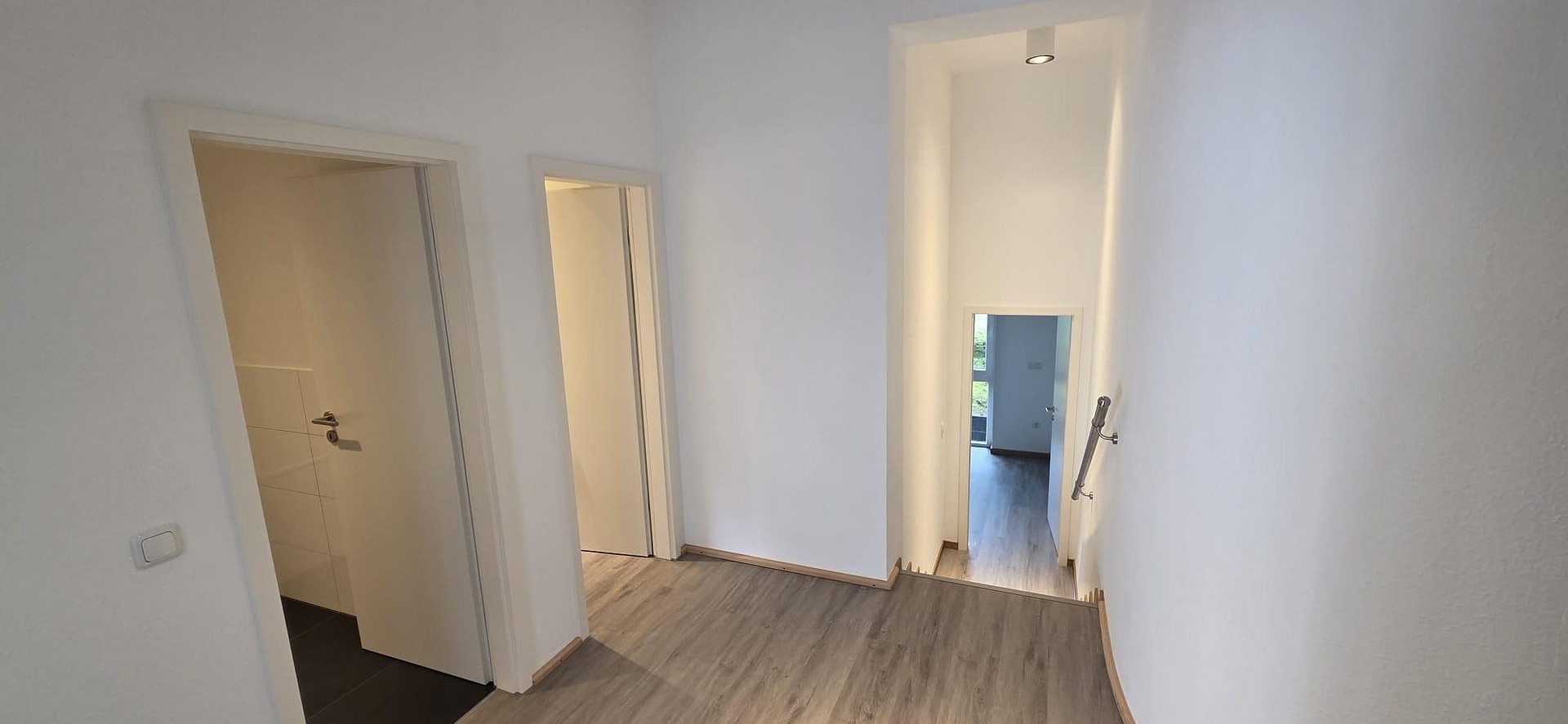 Stilvolle Split-Level-Loftwohnung mit Garten in sanierter Fabrik mit TG Stellplatz – 40489 Düsseldorf(Angermund) – Vorschaubild 7