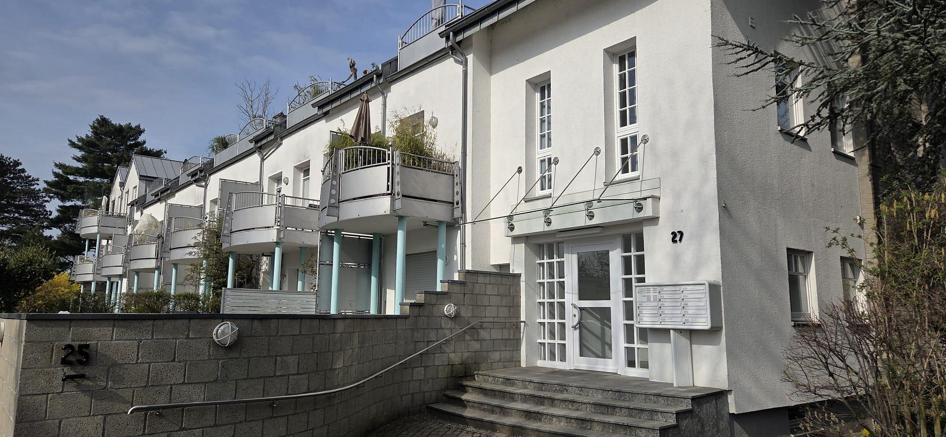 Stilvolle Split-Level-Loftwohnung mit Garten in sanierter Fabrik mit TG Stellplatz – 40489 Düsseldorf(Angermund) – Vorschaubild 2